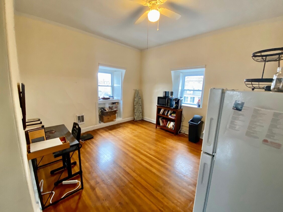 67 Perry St Unit 7, Newport, RI 02840 Condo for Rent in Newport, RI