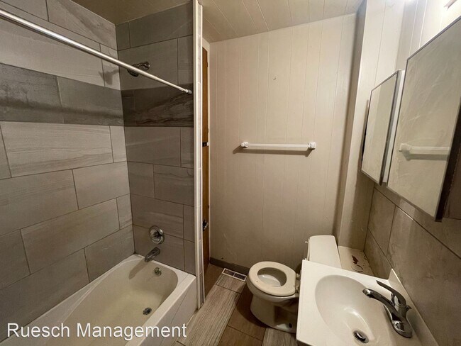 Building Photo - 3 br, 1 bath House - 527 S Oakland Ave
