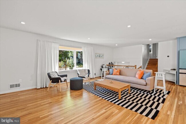 Foto del edificio - 6123 Beech Tree Dr