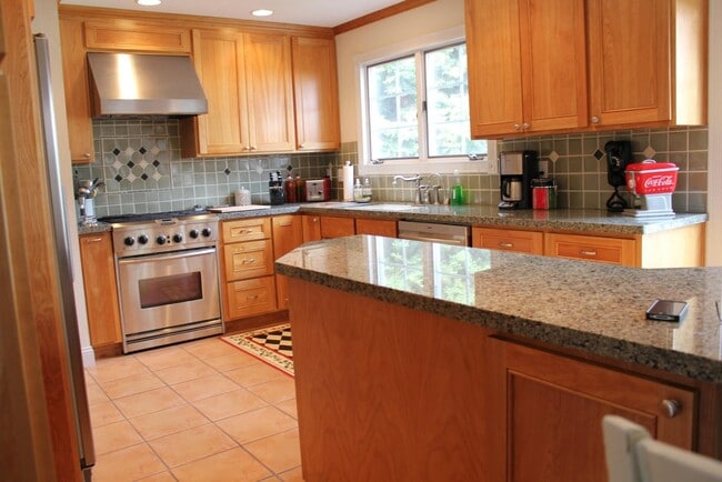 Building Photo - 125 Timberline Ct