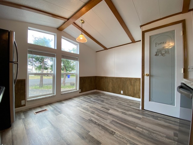 Building Photo - 903 S Ziegler St