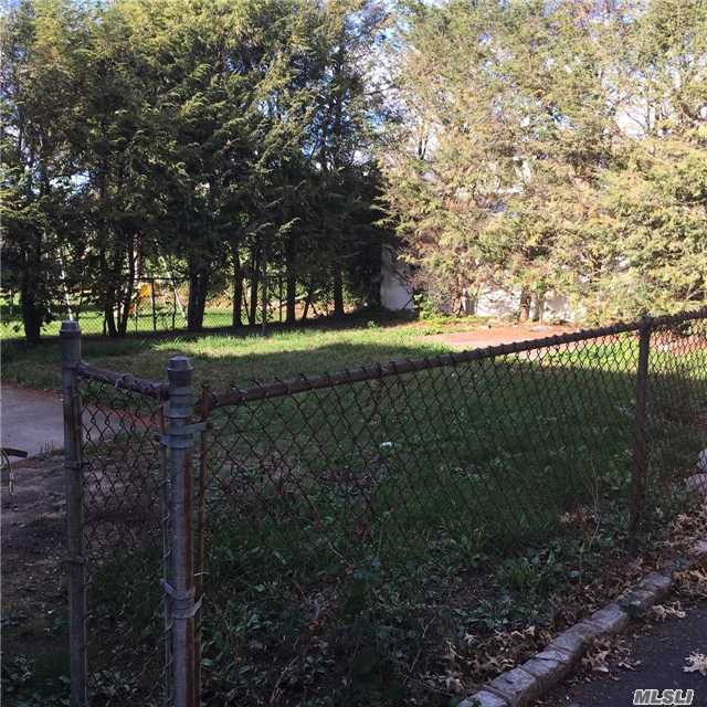 Foto del edificio - 331 E Meadow Ave