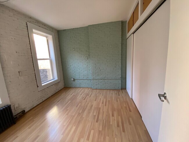 Building Photo - 181 Mott St