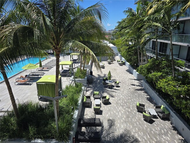 Foto del edificio - 2960 NE 207th St