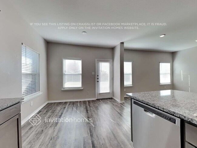 Building Photo - 800 Alton Dr