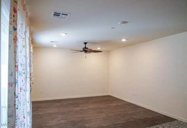 Foto del edificio - 2765 Frosted Teal Ave