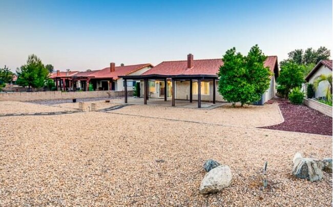 Building Photo - 1306 Pepper Tree Dr