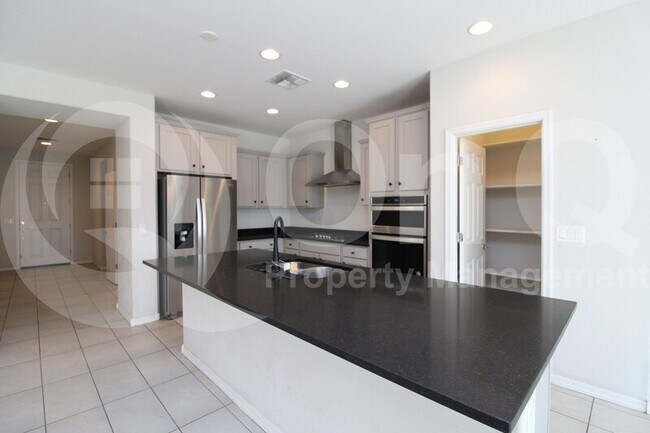 Foto del edificio - 8939 W Missouri Ave