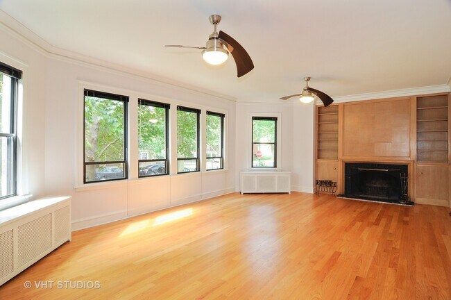 Building Photo - 2050 W Berwyn Ave