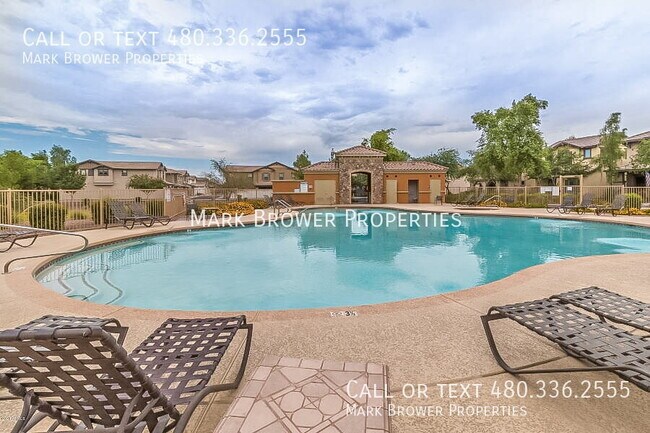 Foto del edificio - 1073 S Hawk Ln