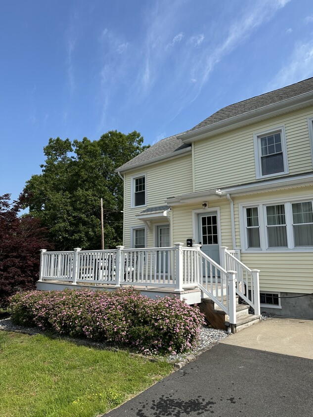 Primary Photo - 176 Bristol St