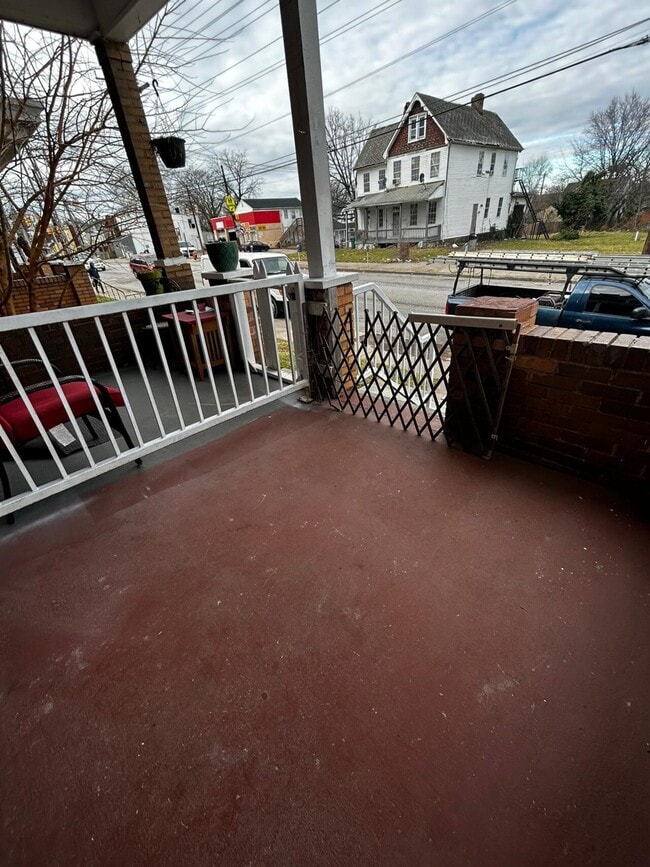 Building Photo - 2445 Washington Blvd