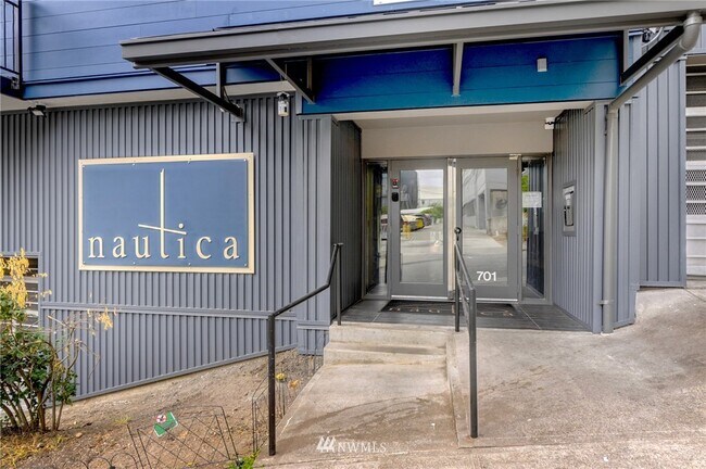 Building Entrance - 701 Galer St