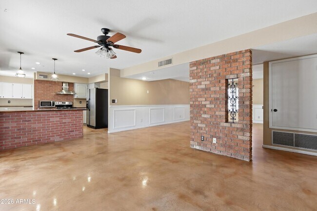 Foto del edificio - 620 S Essex Ln