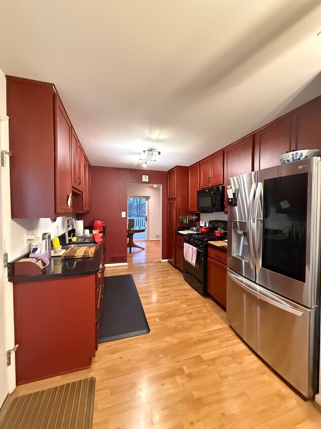 Foto del edificio - 7935 Harwood Pl