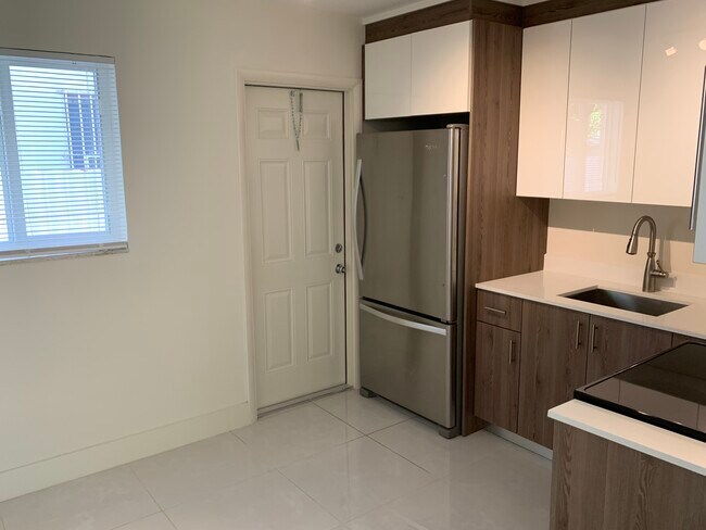 Foto del edificio - 2457 SW 5th St