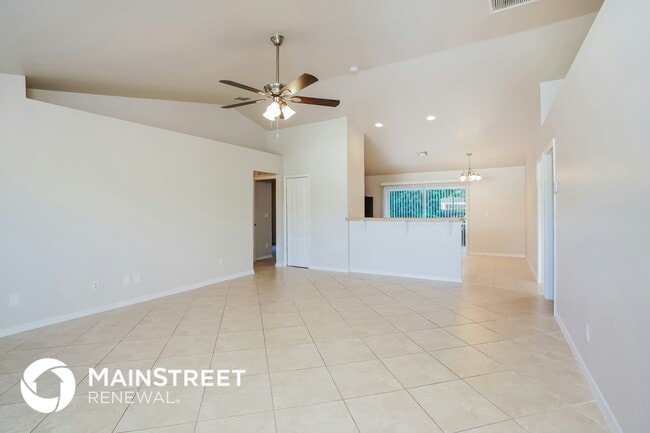 Building Photo - 725 Kari Cir