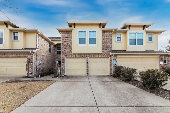 Foto del edificio - 9829 Fleetwood Dr