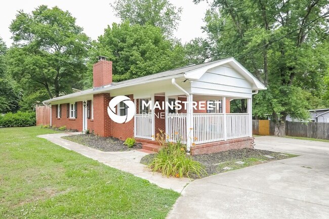 Building Photo - 2401 Atwood Rd
