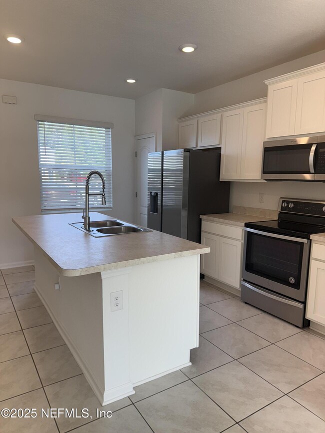 Building Photo - 575 Oakleaf Plantation Pkwy