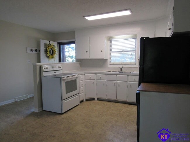 Building Photo - 1306 Stovall Rd