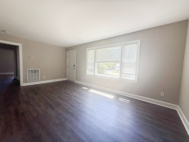 Building Photo - 4-Bedroom Home Walking Distance to Tennessee Tech
