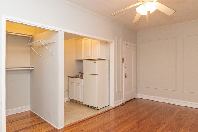 Foto del edificio - 2831 N Burling St