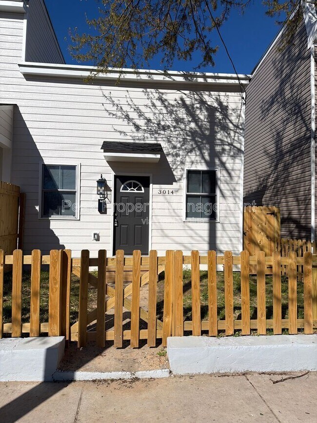 Foto del edificio - 3014 Parkwood Ave