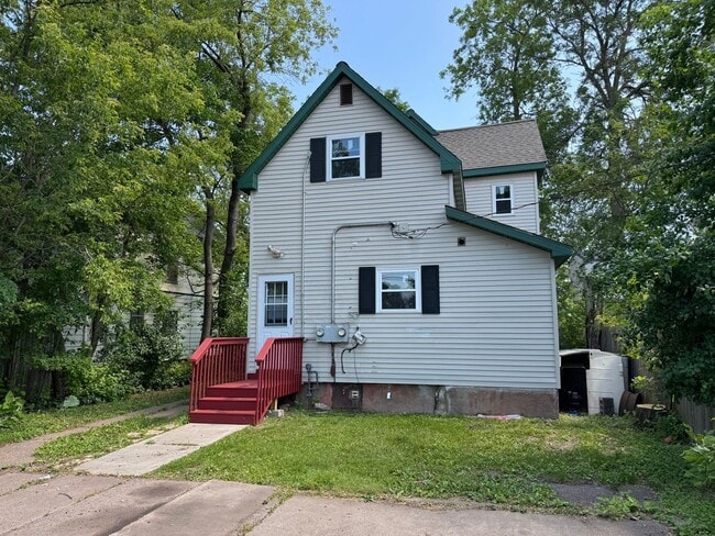 Building Photo - 2126 E 4th St