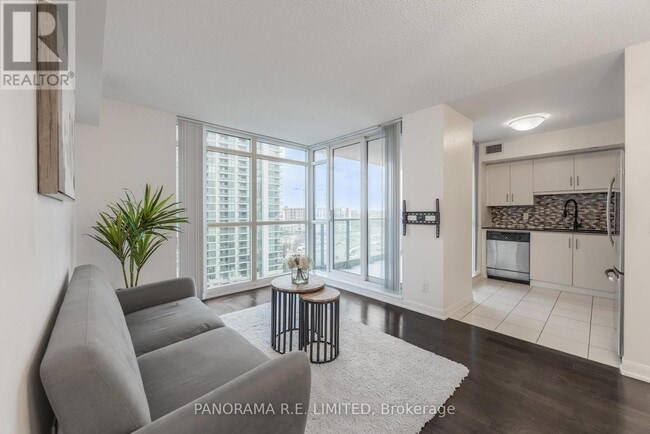 Building Photo - 215 Sherway Gardens Rd