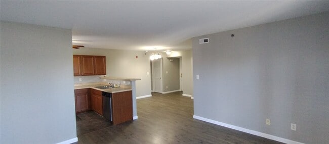 Building Photo - 1201 Spring Creek Ln