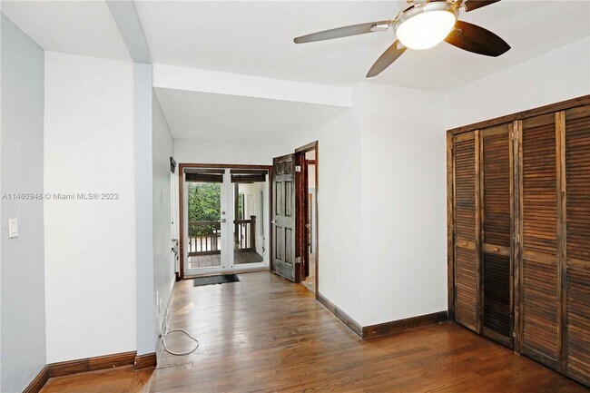 Building Photo - 221 Camilo Ave