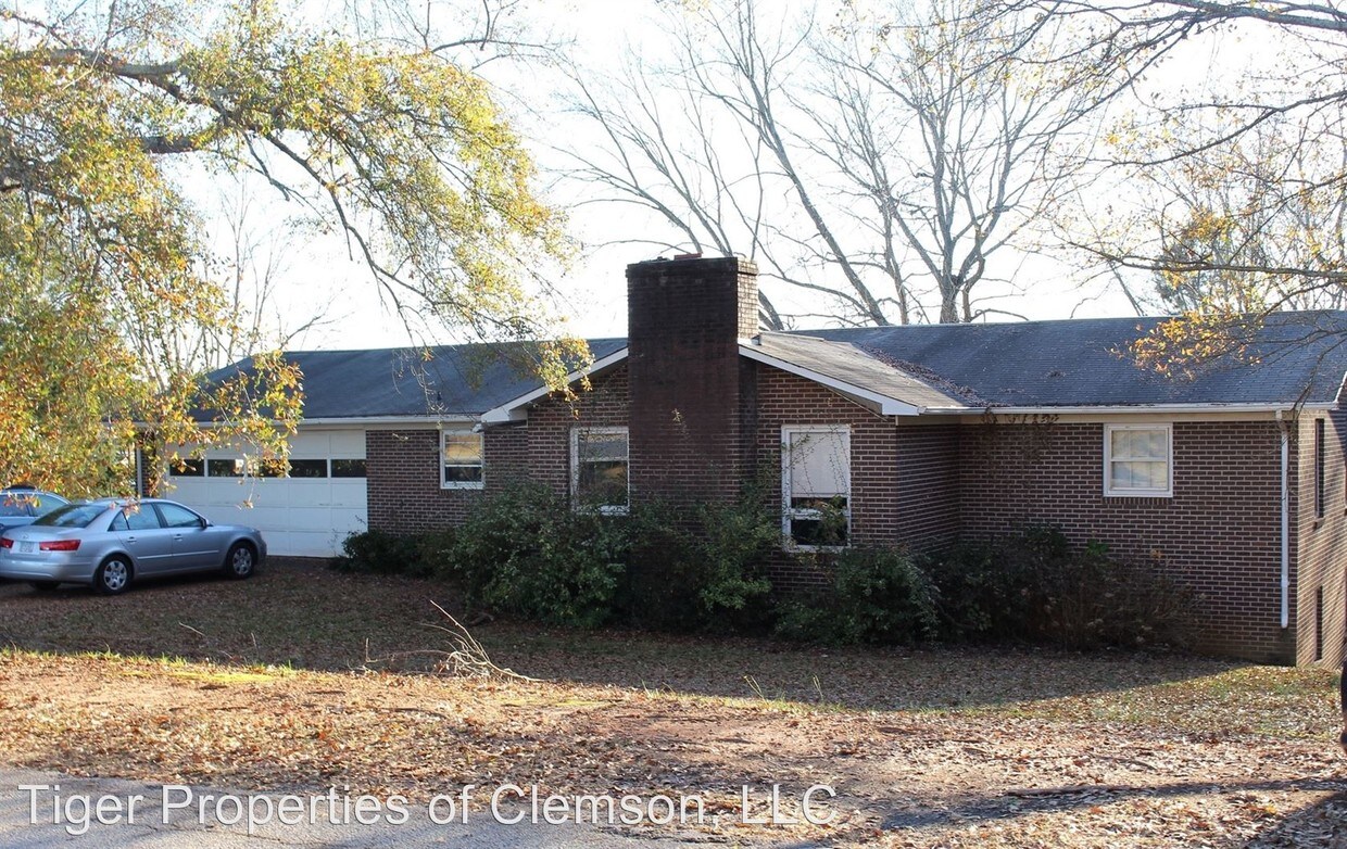 Primary Photo - 109 Heather Hill Dr