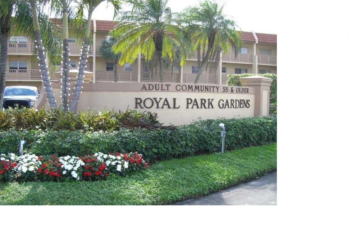 Primary Photo - 6870 Royal Palm Blvd