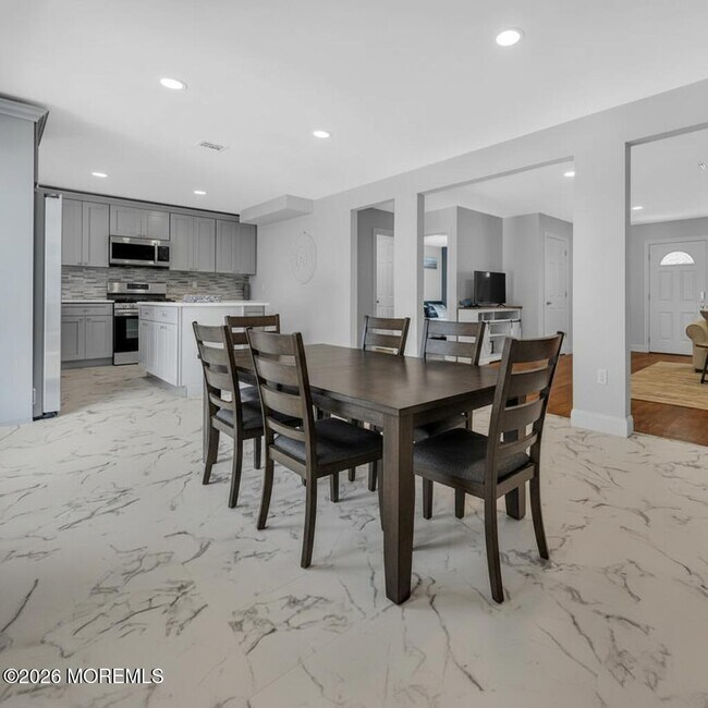 Foto del edificio - 1143-1145-1145 Roe Ave