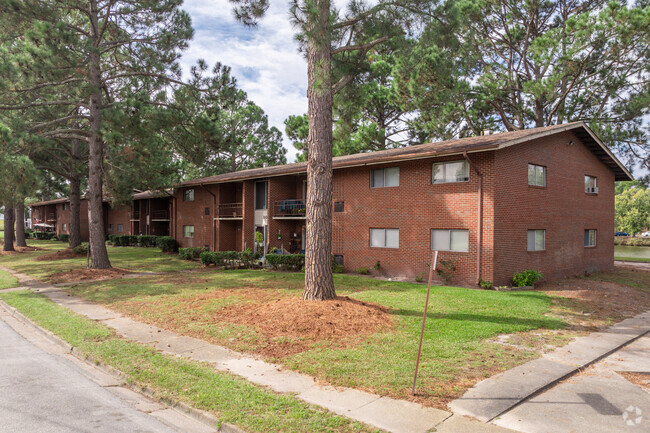 Building Photo - Collinswood Lake Apartments