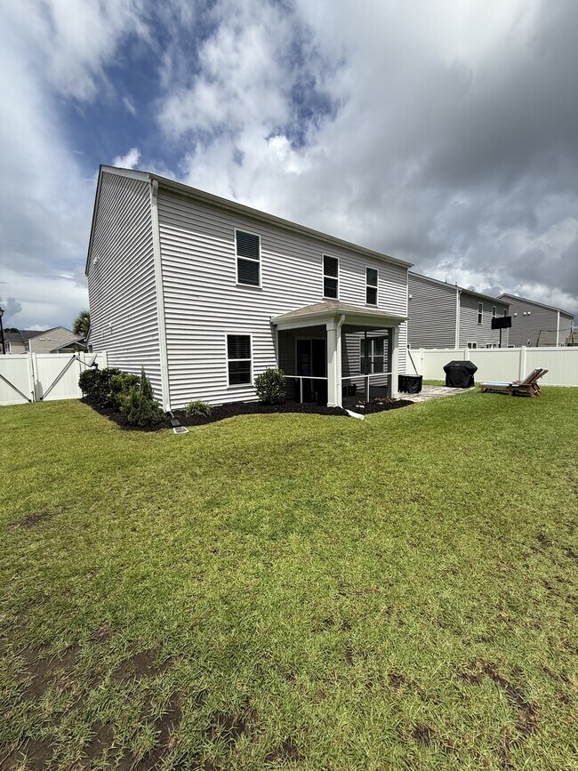 Building Photo - 500 Affinity Dr
