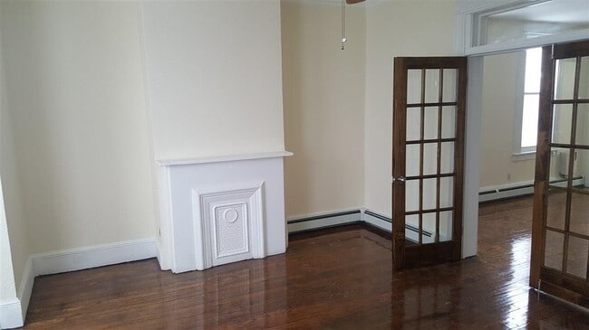 Building Photo - 106 Bowers St