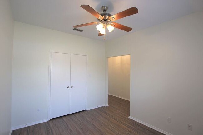 Foto del edificio - Beautifully updated 3 bedroom 2 bath home ...