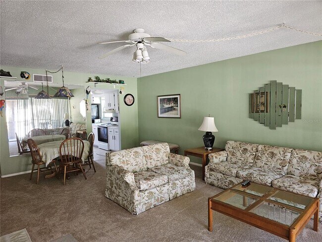 Foto del edificio - 7701 Starkey Rd