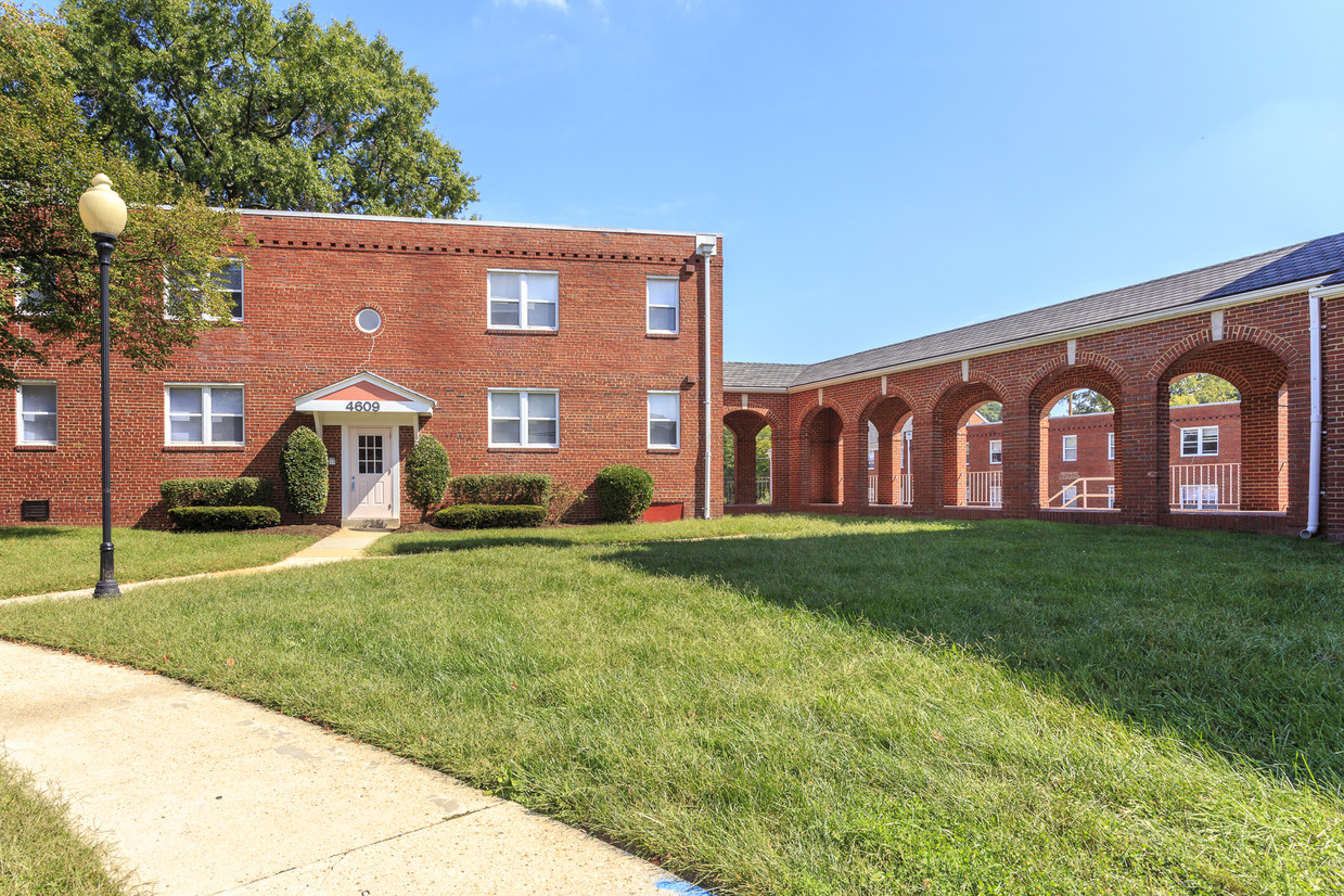Primary Photo - 4704 27th St