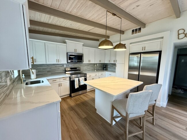 Building Photo - 1209 S Central Ave