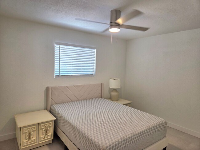 Foto del edificio - 7814 E Heatherbrae Ave