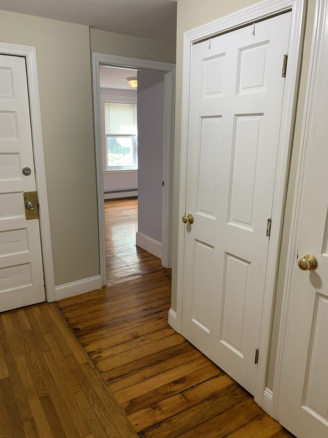Spacious hallway with two closets - 9 Andrew St