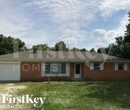 Building Photo - 2581 E Sunset Ln