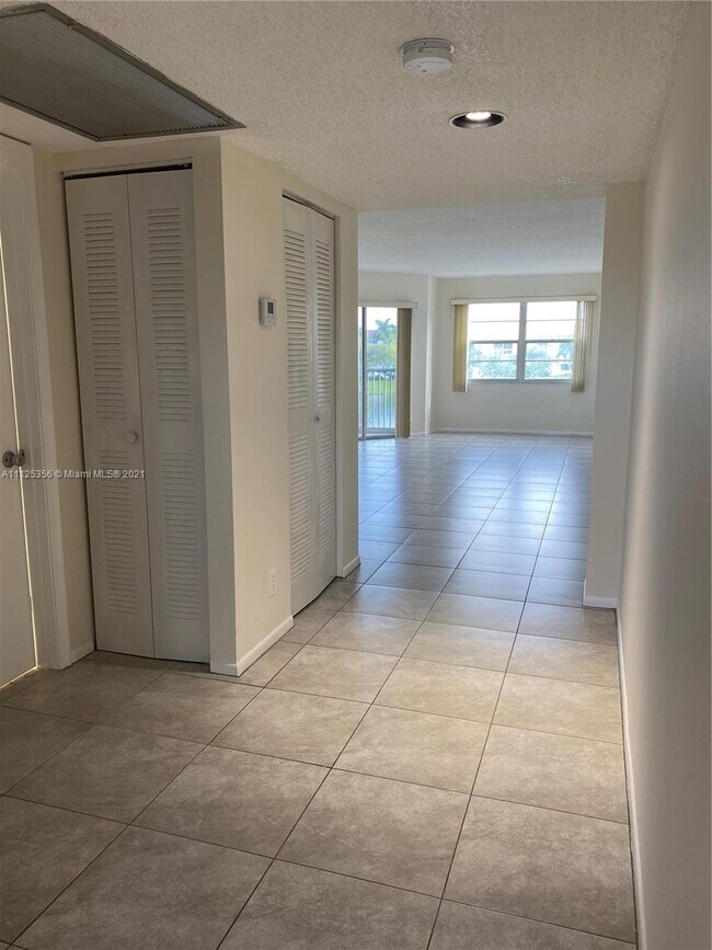 Foto del edificio - 13055 SW 15th Ct