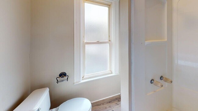 Foto del edificio - 3-Bedroom, 2-Bath Home with Updated Appliances and Flooring