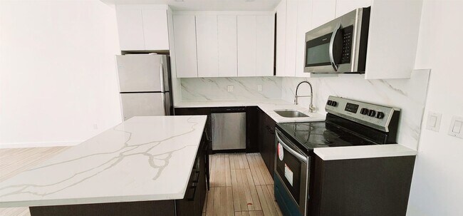 Foto del edificio - 30 Howe Ave