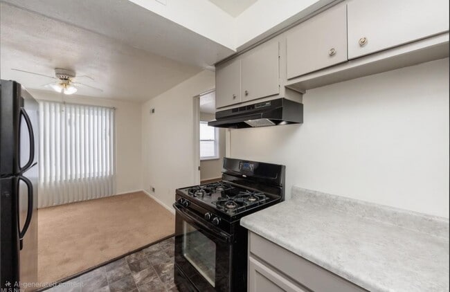 Building Photo - 6490 State Rd