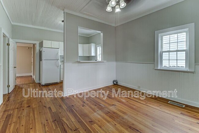 Building Photo - 1313 Glenn St